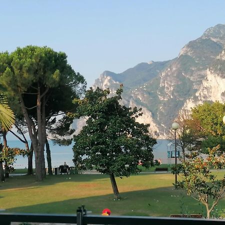 Terrazza Sul Lago Рива-дель-Гарда Экстерьер фото