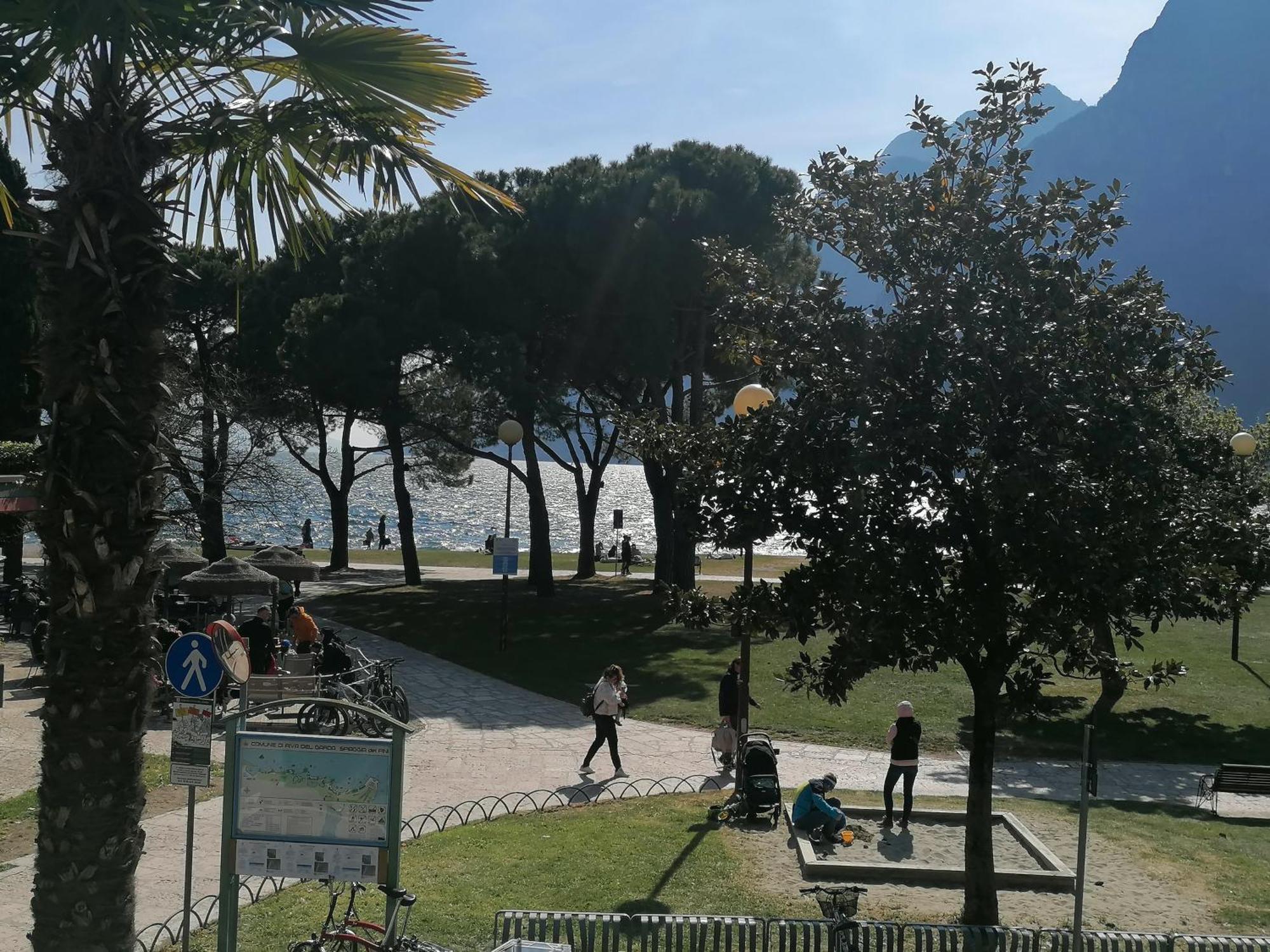 Terrazza Sul Lago Рива-дель-Гарда Экстерьер фото